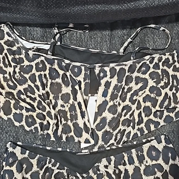Animal print 2 piece bathing suit  size 4xl. Great stretch 👌 - Picture 7 of 11